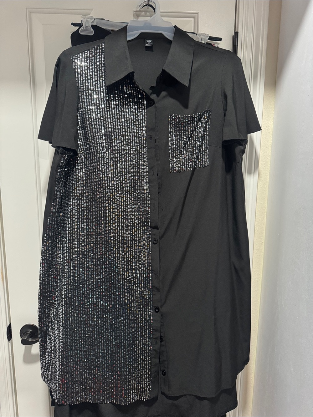 SHEIN Black Short-Sleeve Button-Down Shirt with Sequin Accent